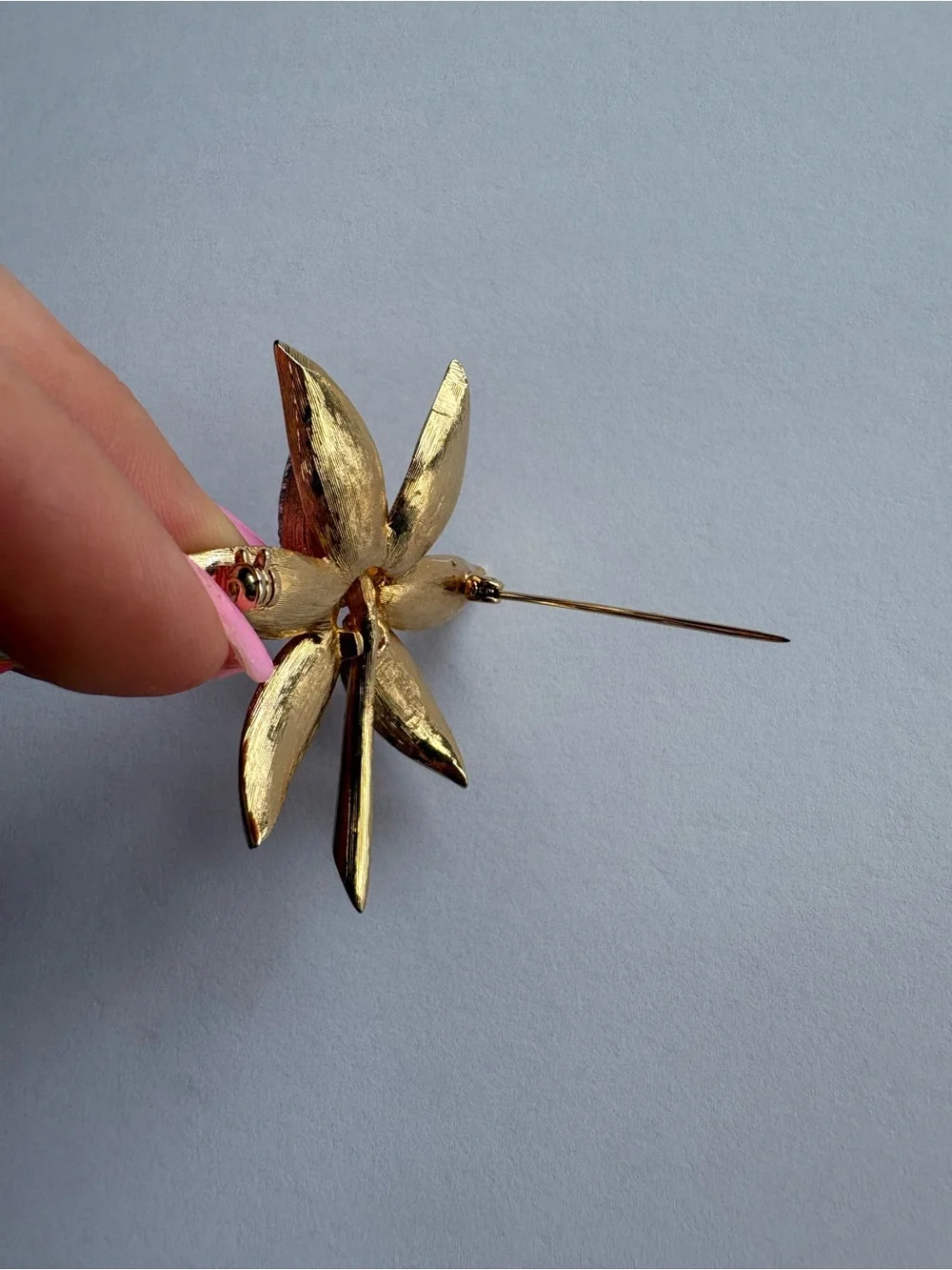 Vintage Kramer Clear Rhinestone Gold Tone Flower Brooch Pin‎ Orchid Water Lily